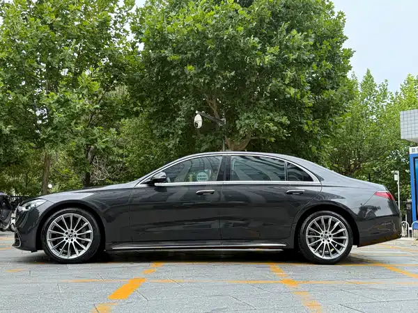Mercedes-Benz S-Class 2021
