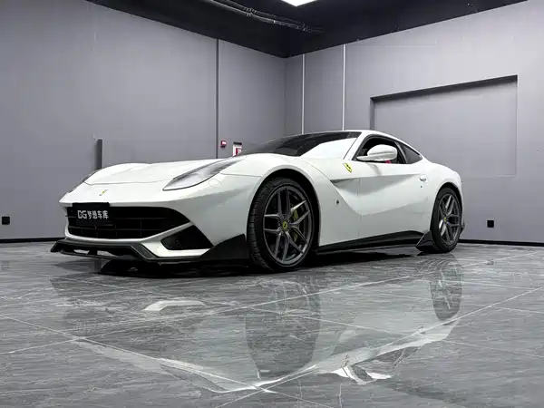 Ferrari F12berlinetta 2014