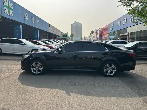 Toyota Crown 2015