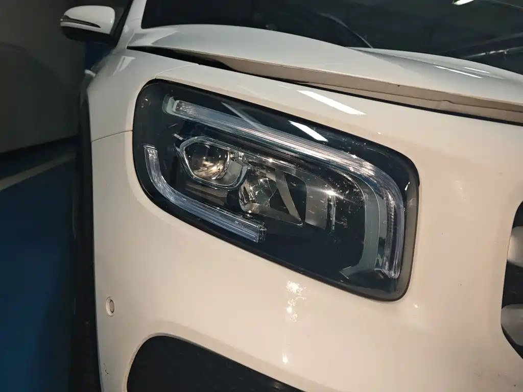 Mercedes-Benz GLB 2023