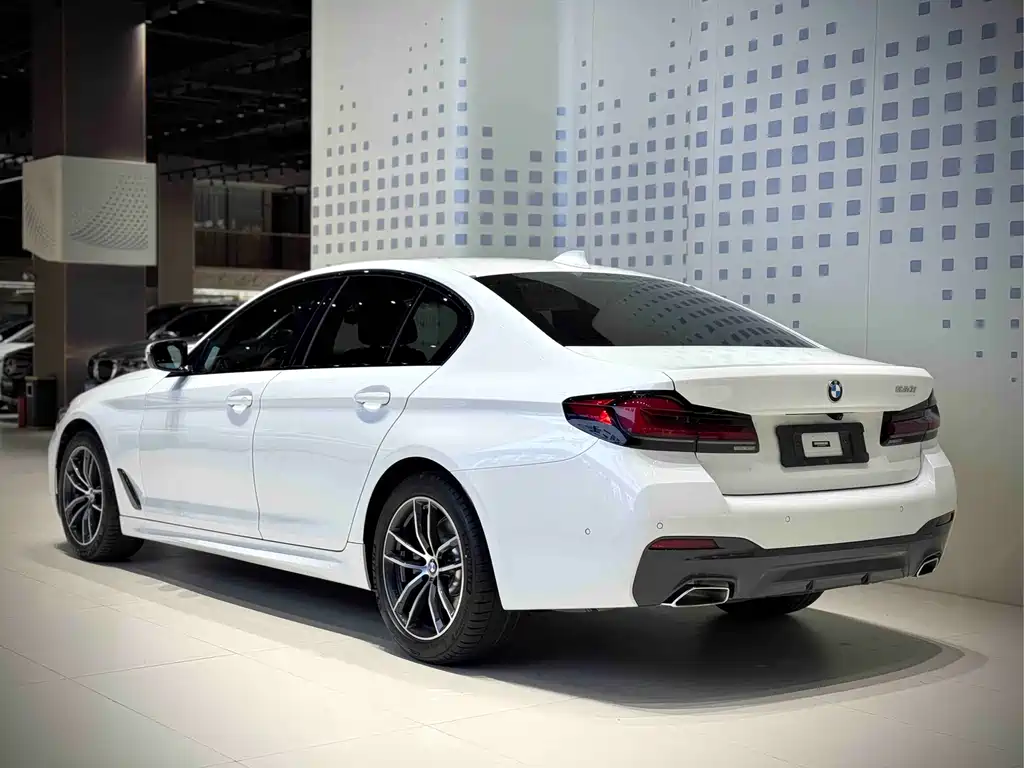 BMW 5 Series 2023