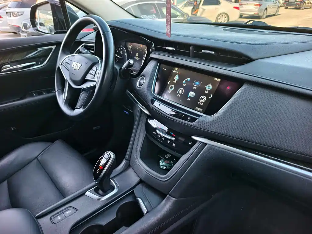 Cadillac XT5 2018 — фото 19