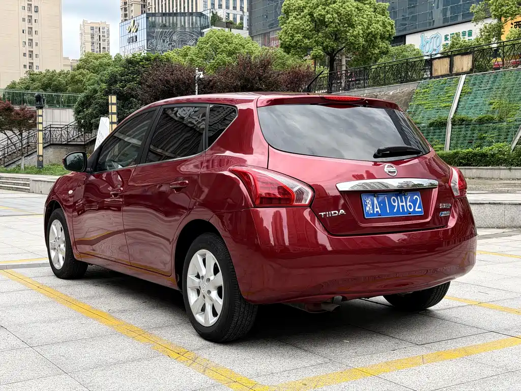Nissan Tiida 2012 — фото 6