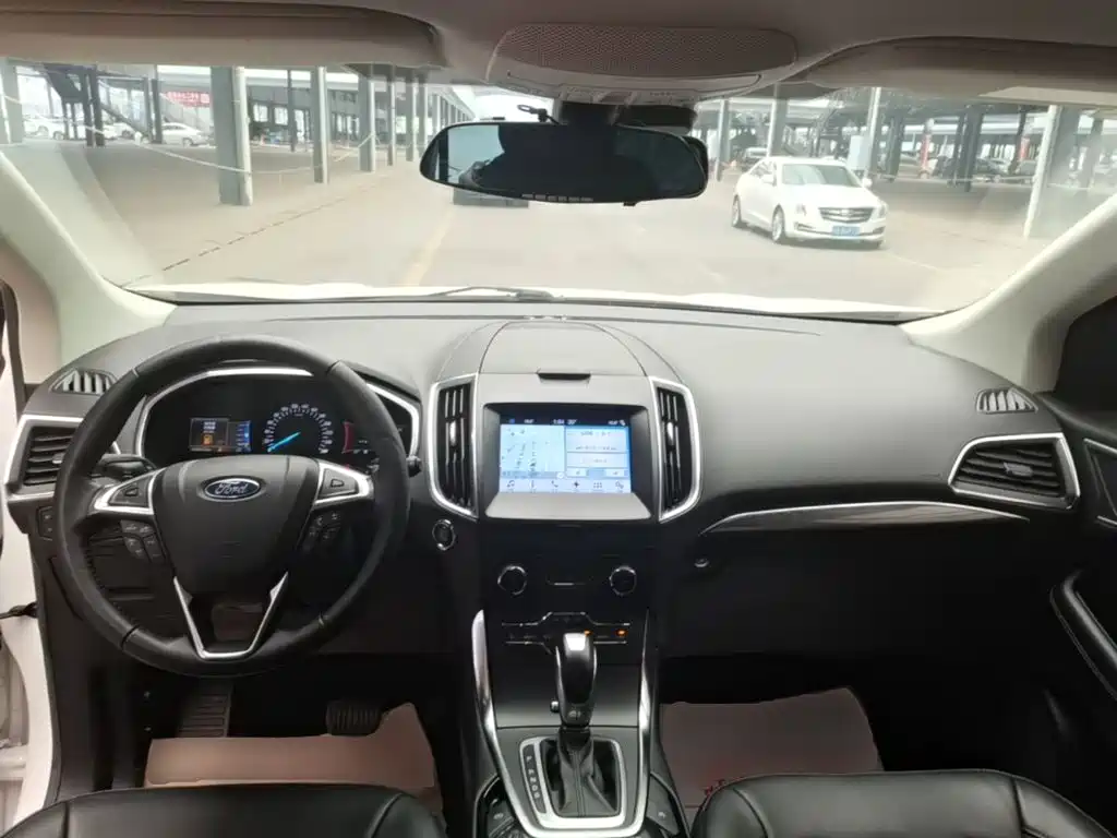 Ford Edge 2019 — фото 10