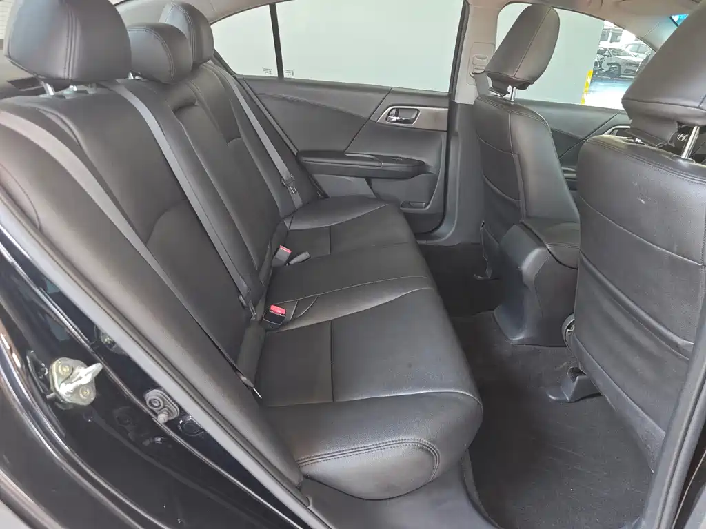 Honda Accord 2015 — фото 10
