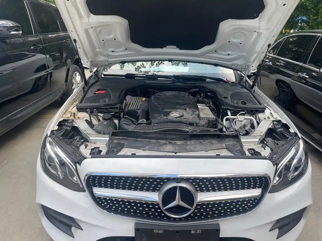 Mercedes-Benz E-Class 2018 — фото 25