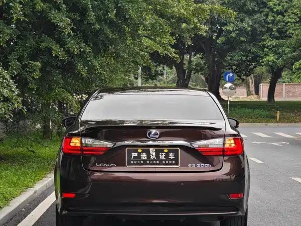 Lexus ES 2016