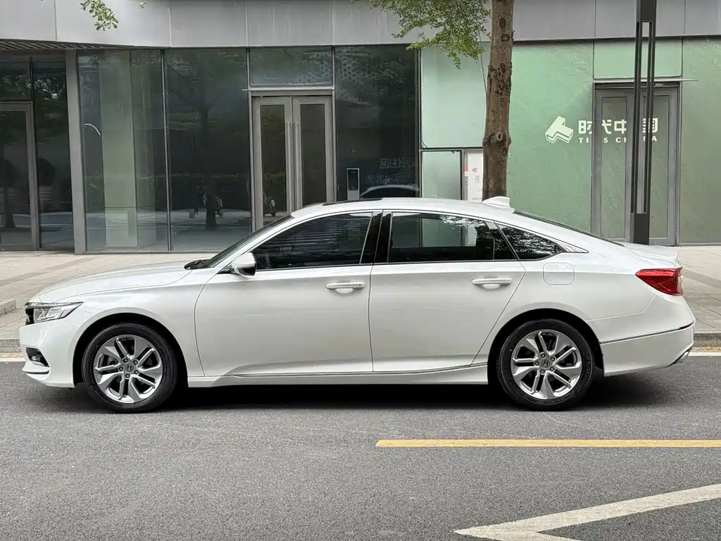Honda Accord 2021 — фото 13