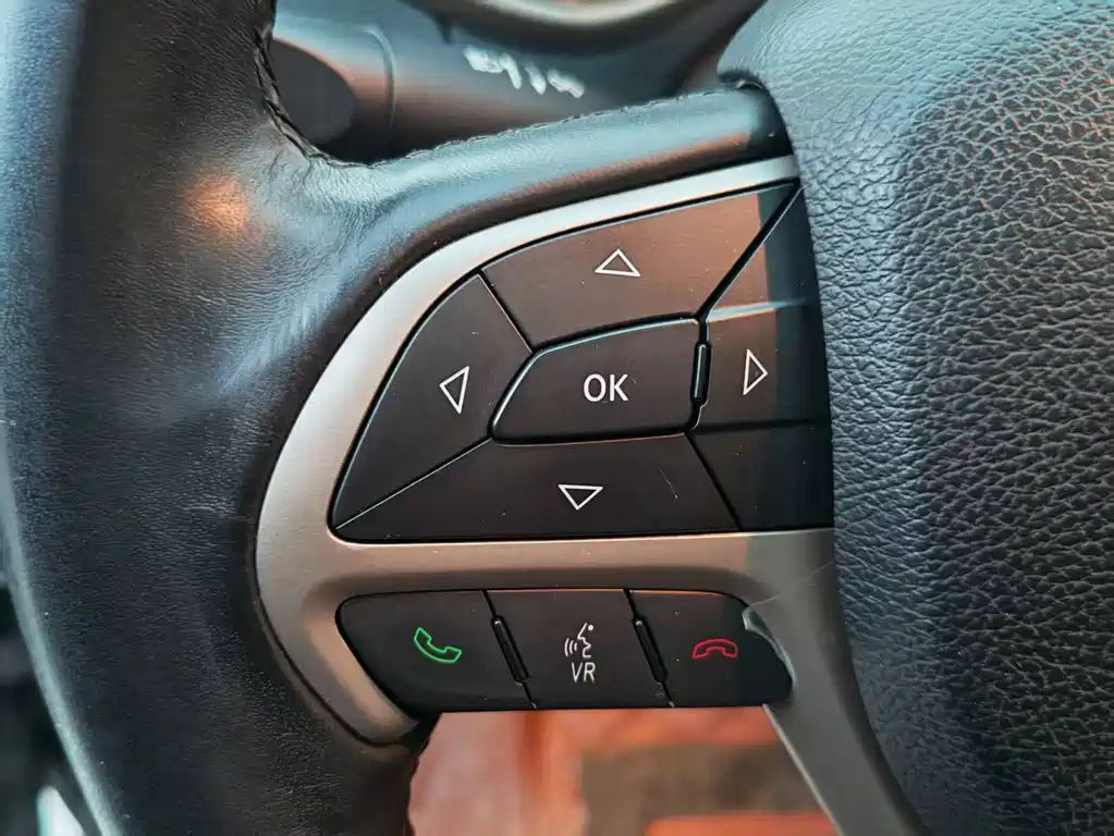 Jeep Cherokee 2016 — фото 15