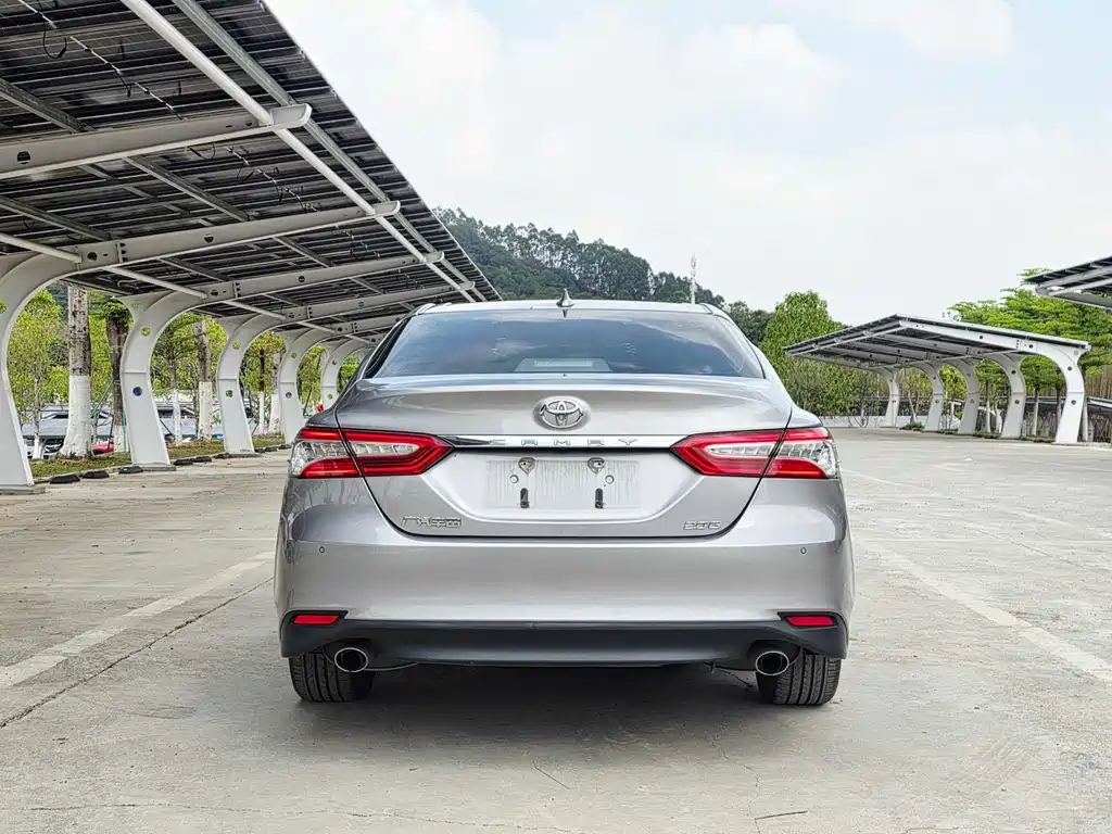 Toyota Camry 2022 — фото 20