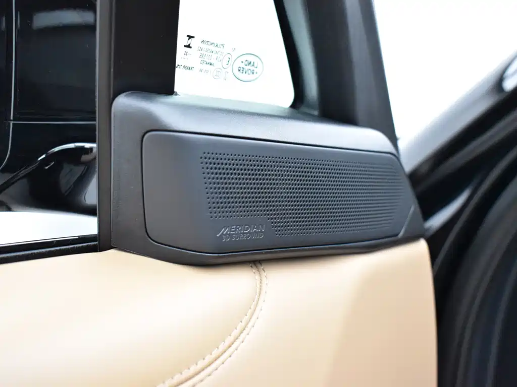 Land Rover Range Rover 2023 — фото 13