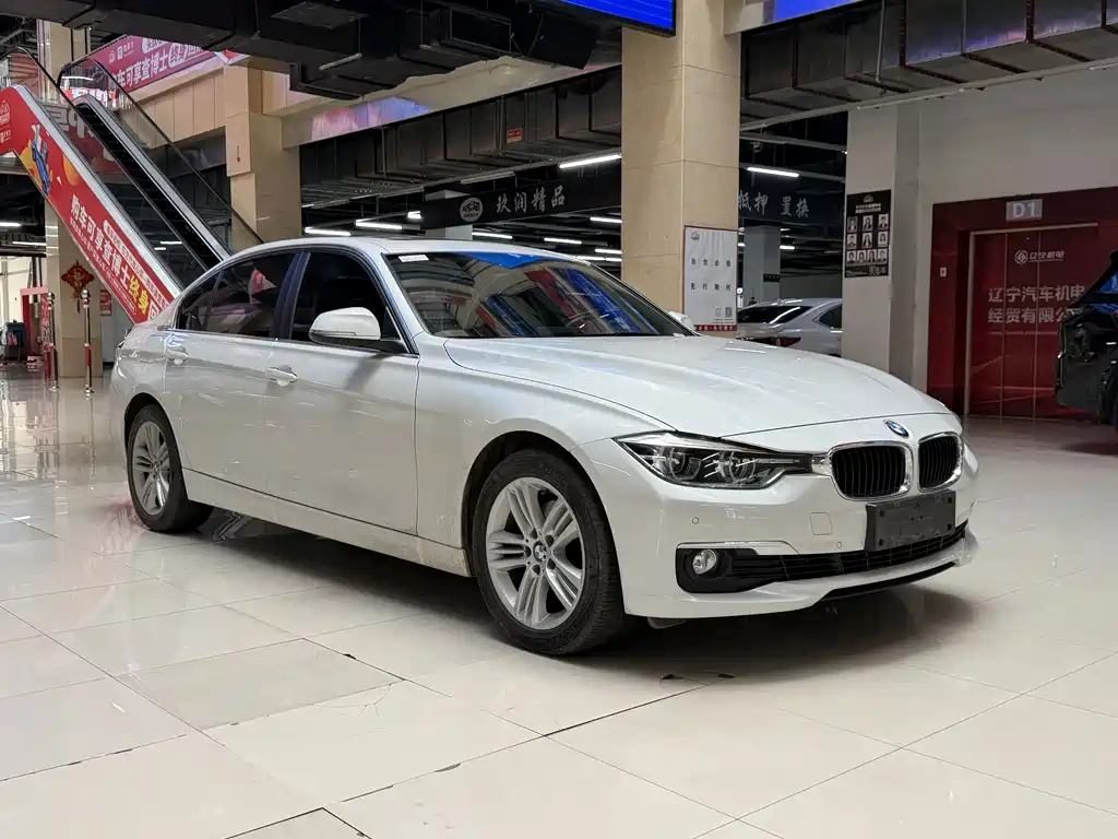 BMW 3 Series 2017 — фото 12