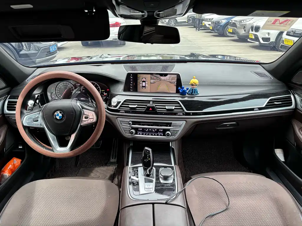 BMW 7 Series 2018 — фото 15