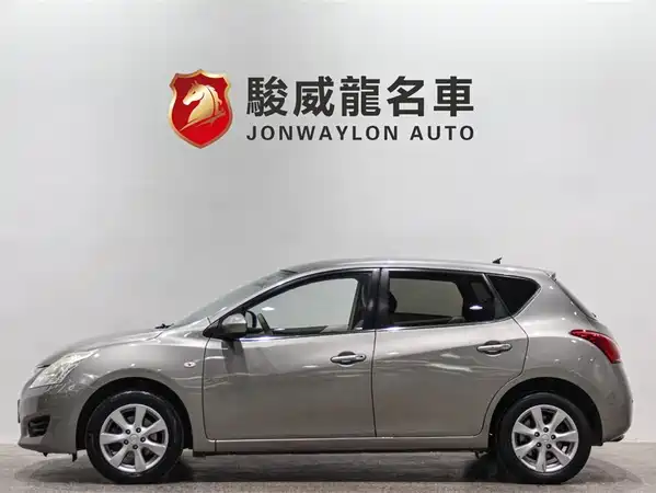 Nissan Tiida 2011