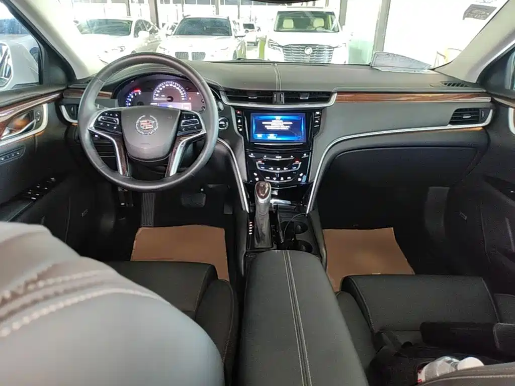 Cadillac XTS 2016 — фото 10