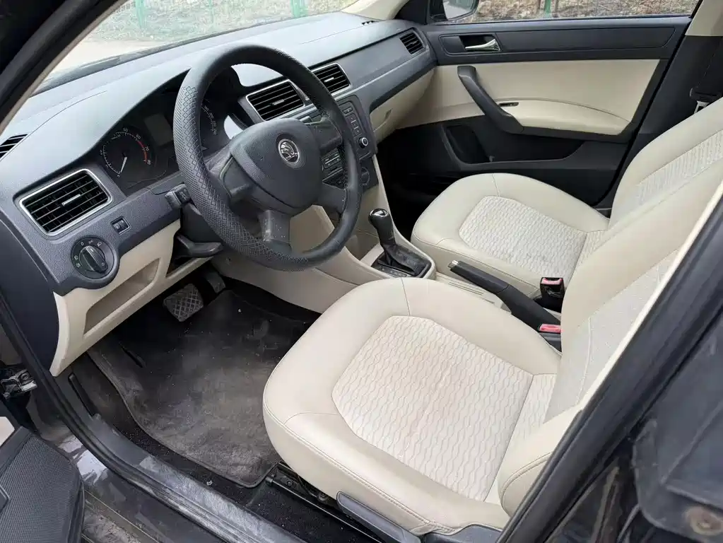 Skoda Rapid 2013