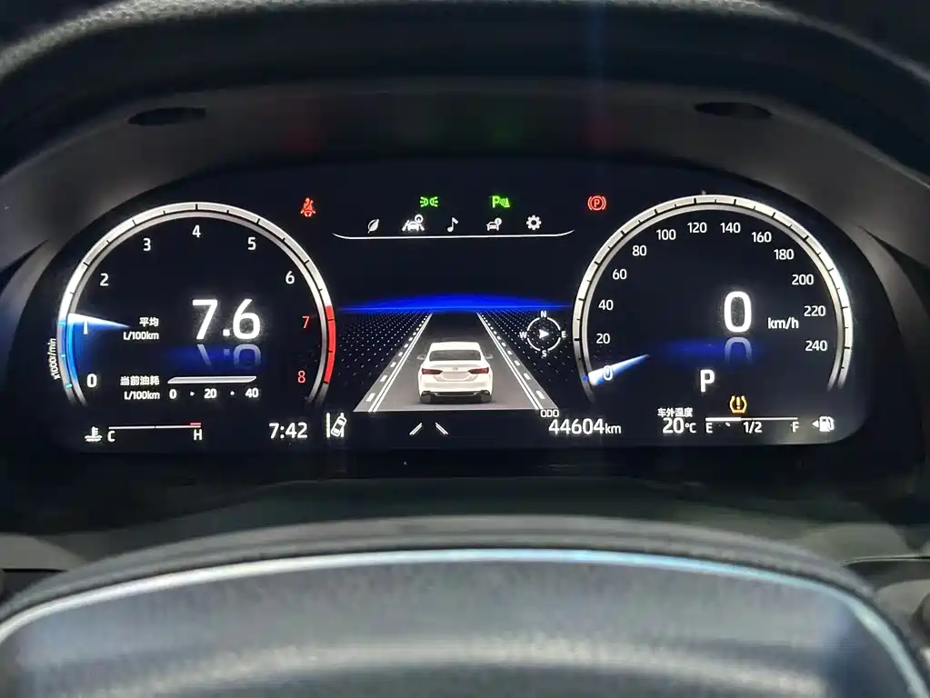 Toyota Camry 2024 — фото 12
