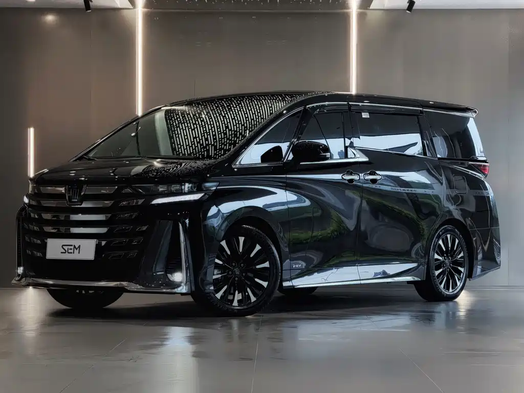 Toyota Vellfire 2024 — фото 1