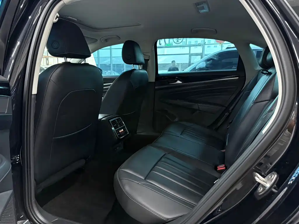 Volkswagen Passat 2022