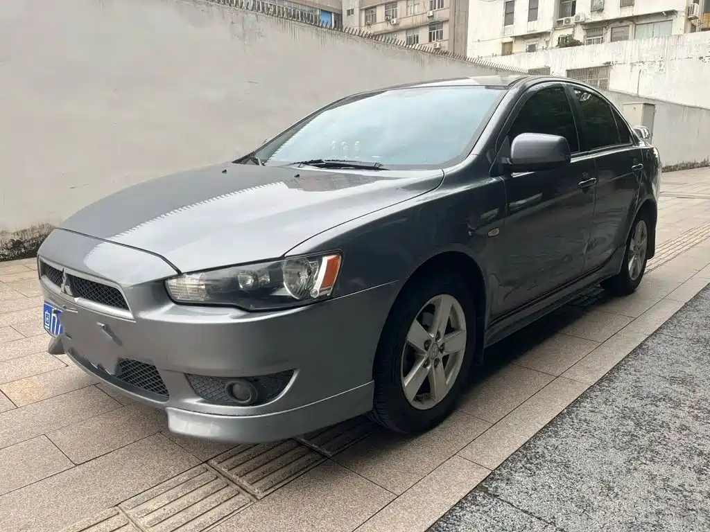 Mitsubishi Lancer EX 2010 — фото 1