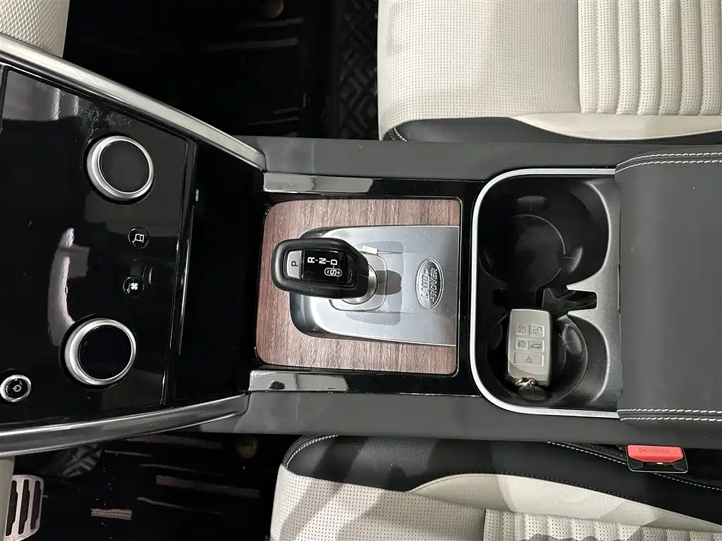Land Rover Discovery Sport 2020 — фото 11