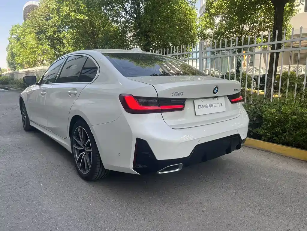 BMW 3 Series 2025 — фото 14