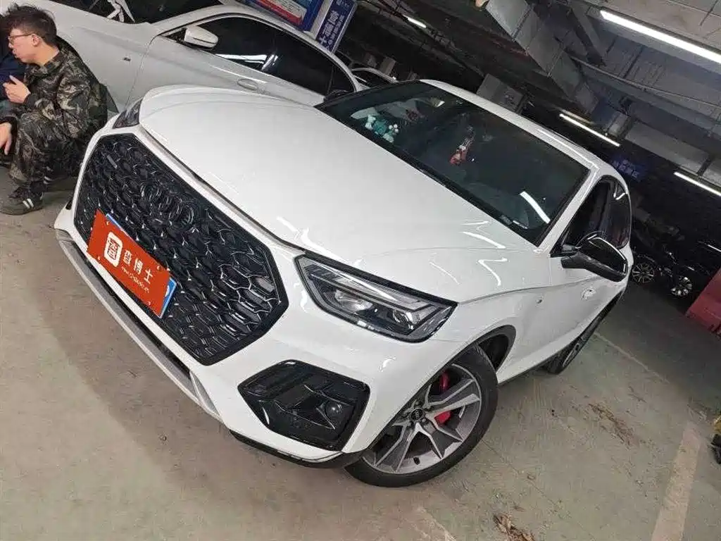 Audi Q5L Sportback 2024 — фото 3