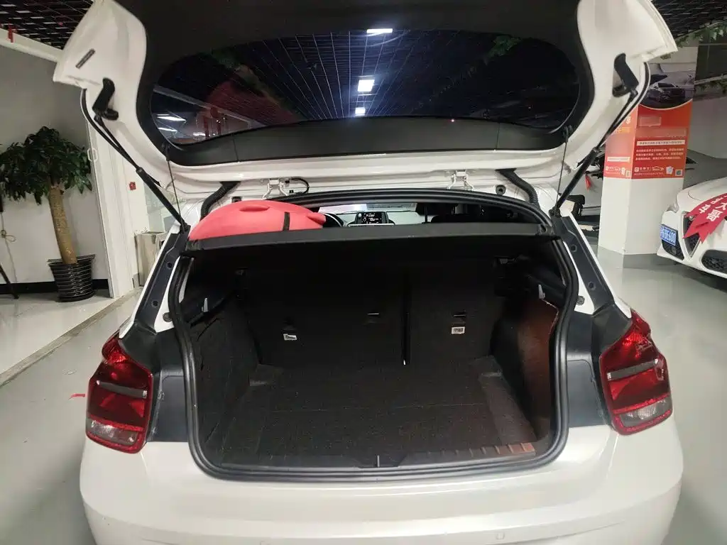 BMW 1 Series 2015 — фото 16
