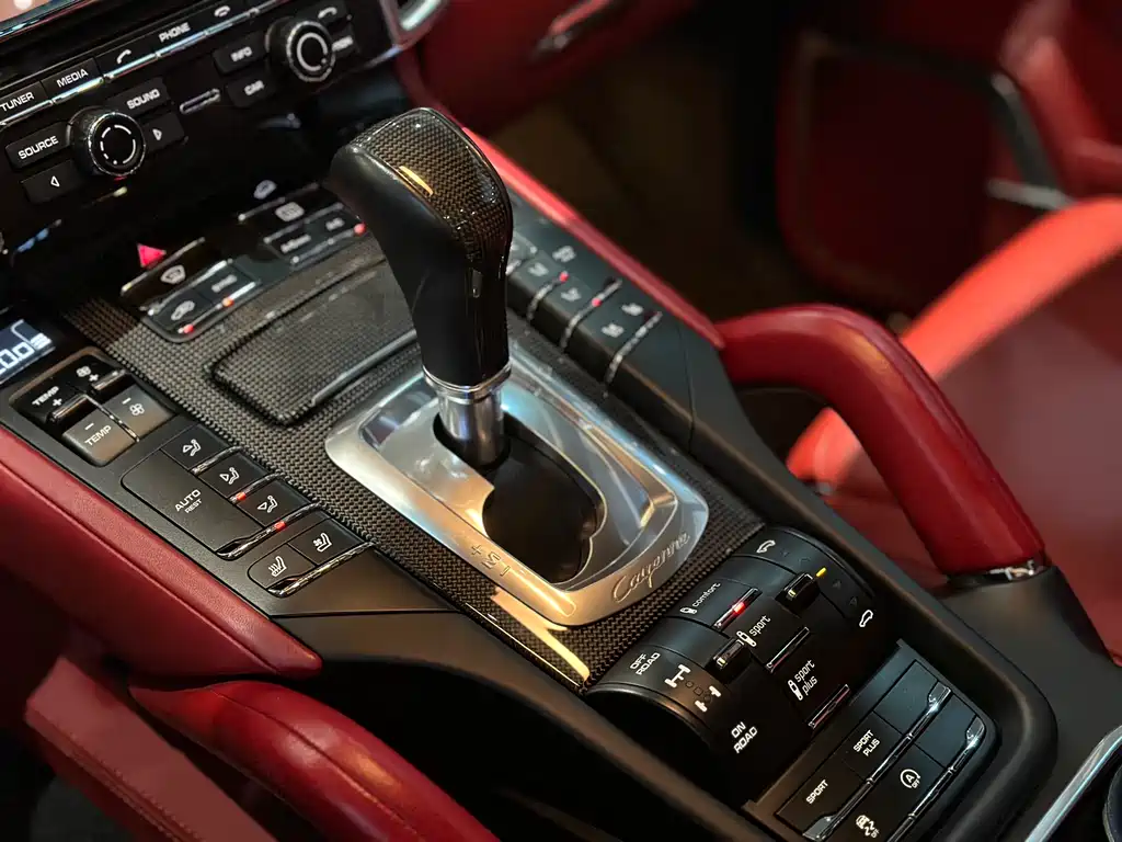 Porsche Cayenne 2015 — фото 15