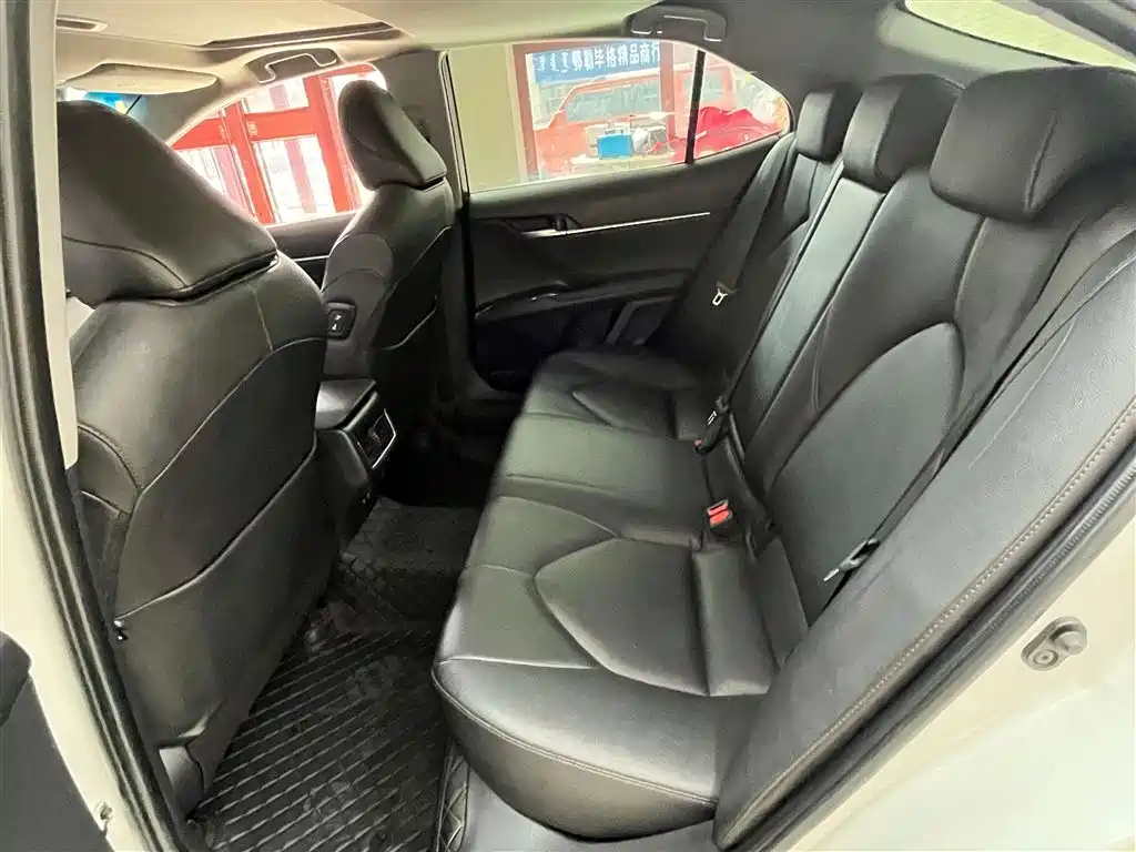 Toyota Camry 2021 — фото 17