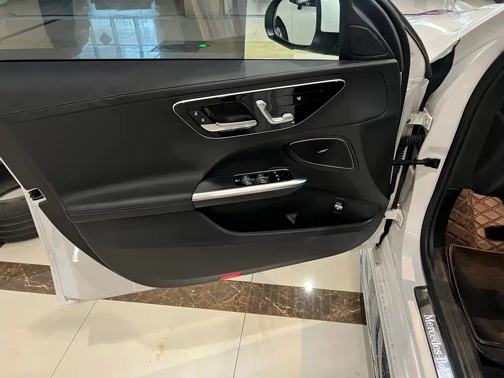 Mercedes-Benz C-Class 2023