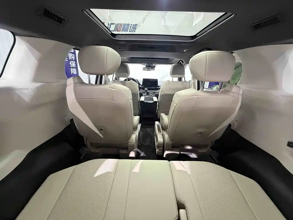 Toyota Sienna 2023 — фото 16