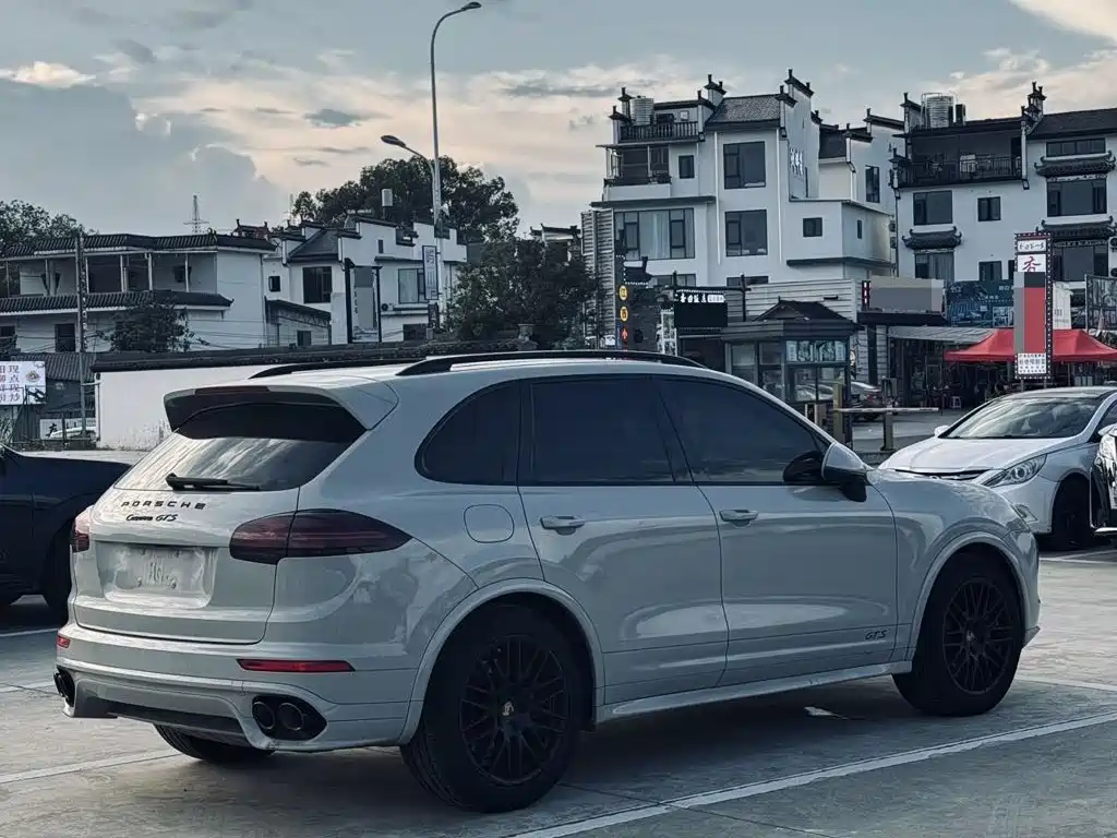 Porsche Cayenne 2015 — фото 4