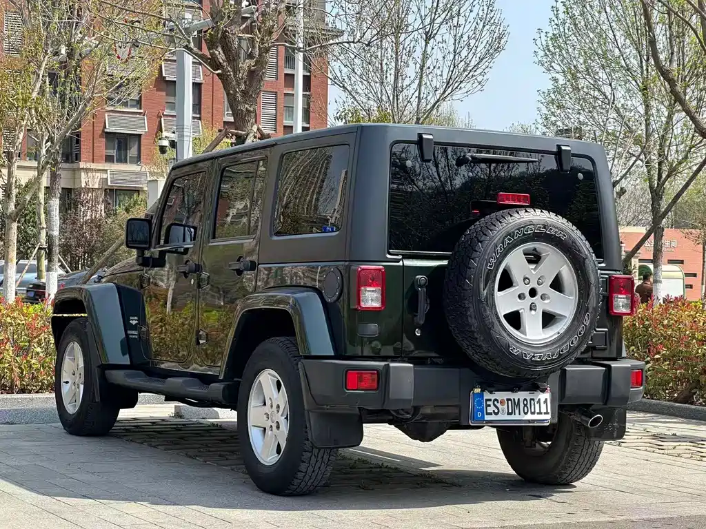 Jeep Wrangler 2011 — фото 5