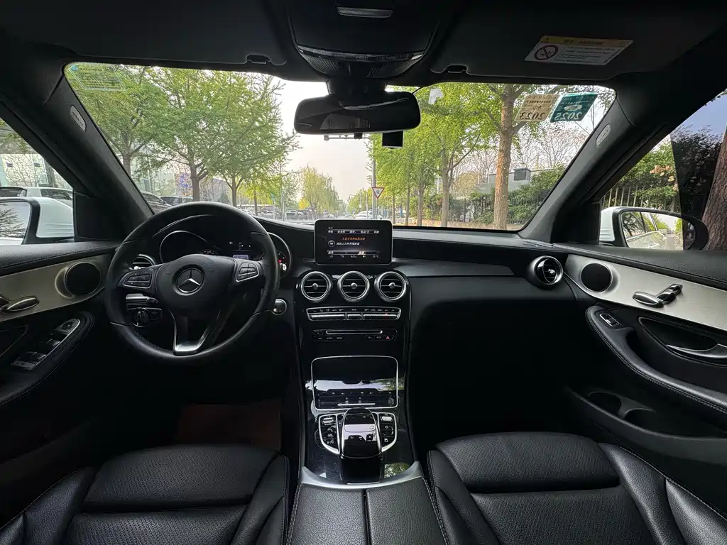 Mercedes-Benz GLC 2017 — фото 11