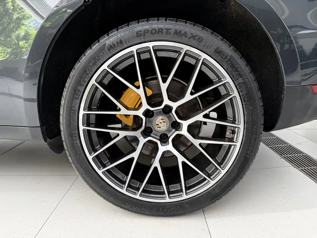 Porsche Macan 2018 — фото 11
