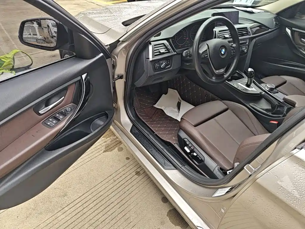 BMW 3 Series 2019 — фото 16