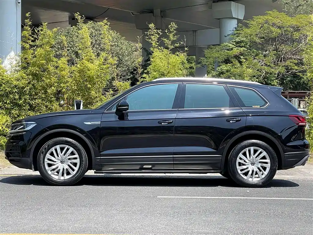 Volkswagen Touareg 2021 — фото 22