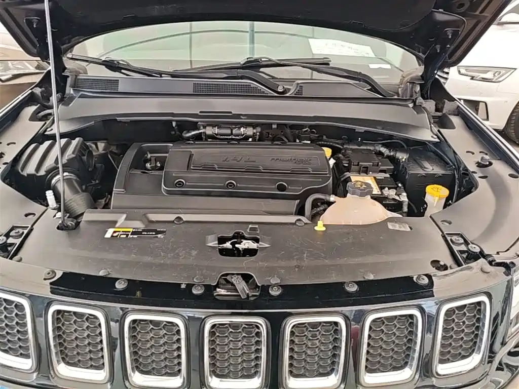 Jeep Compass 2017 — фото 20