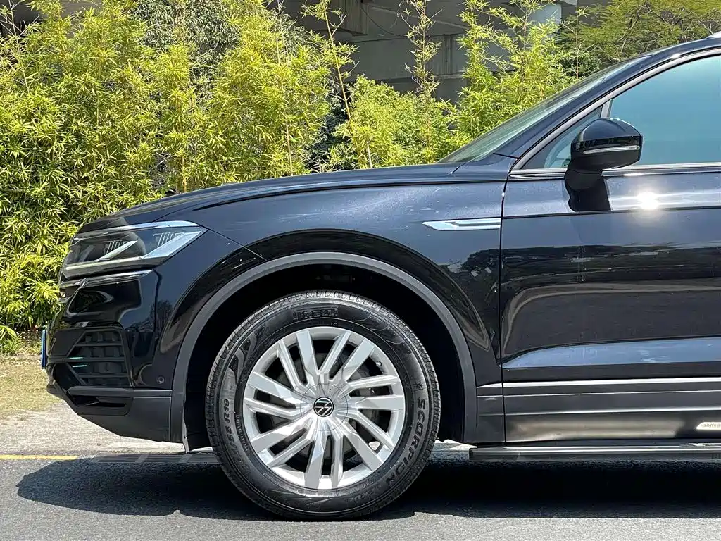 Volkswagen Touareg 2021 — фото 21