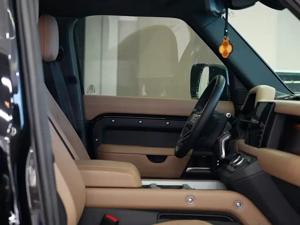 Land Rover Defender 2025 — фото 16