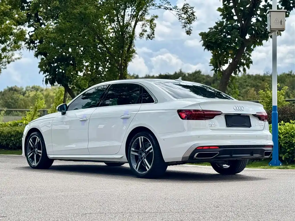 Audi A4L 2020
