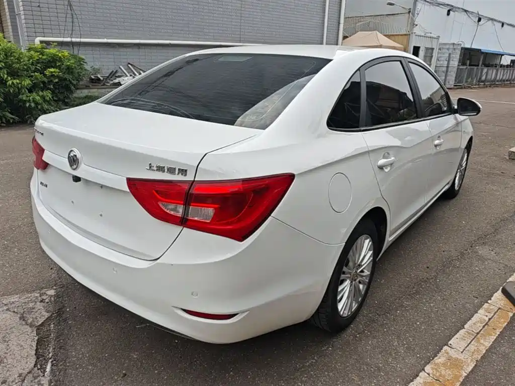 Buick Excelle 2015 — фото 7