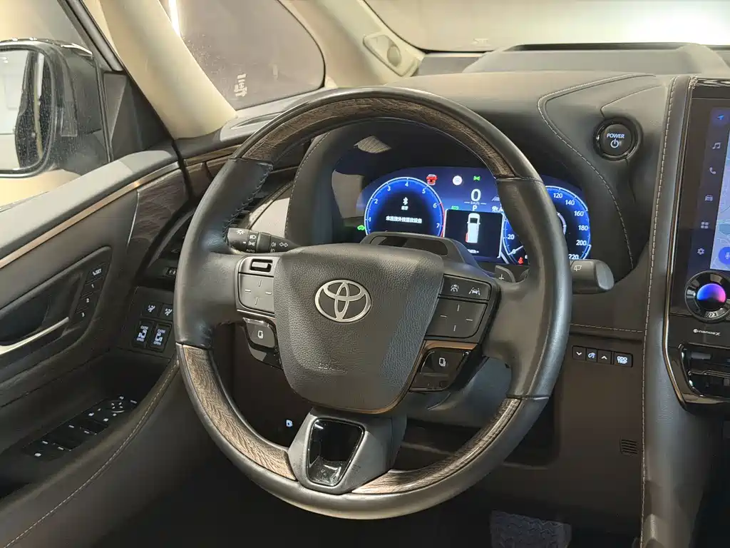 Toyota Alphard 2023 — фото 14