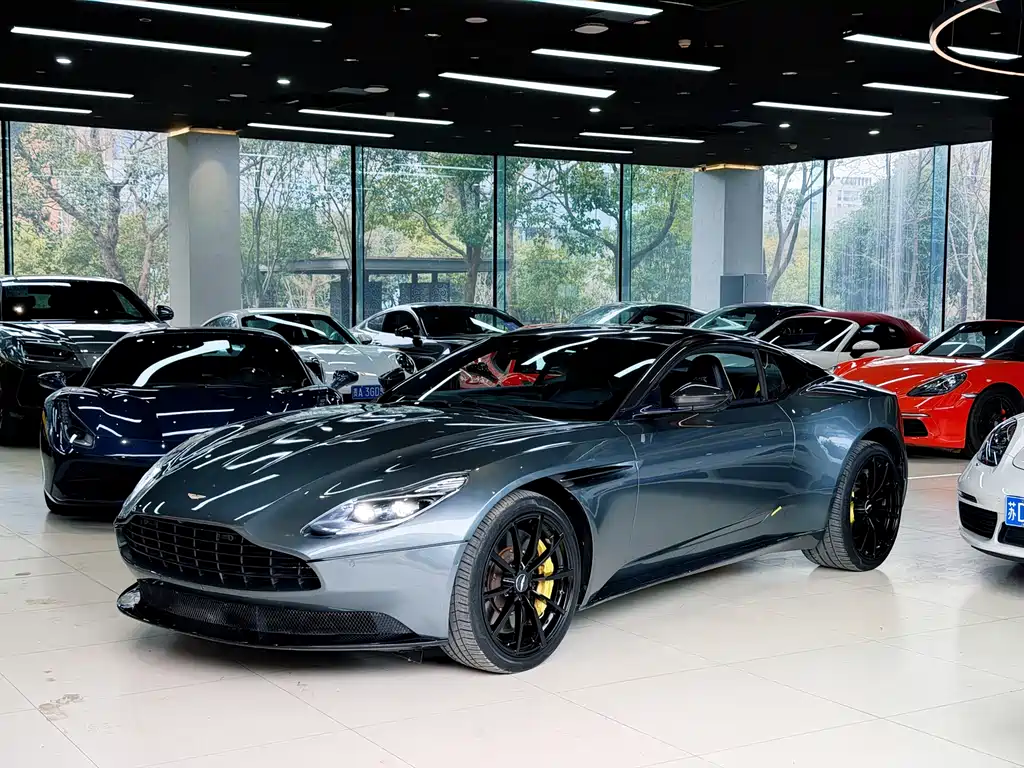 Aston Martin DB11 2019 — фото 1