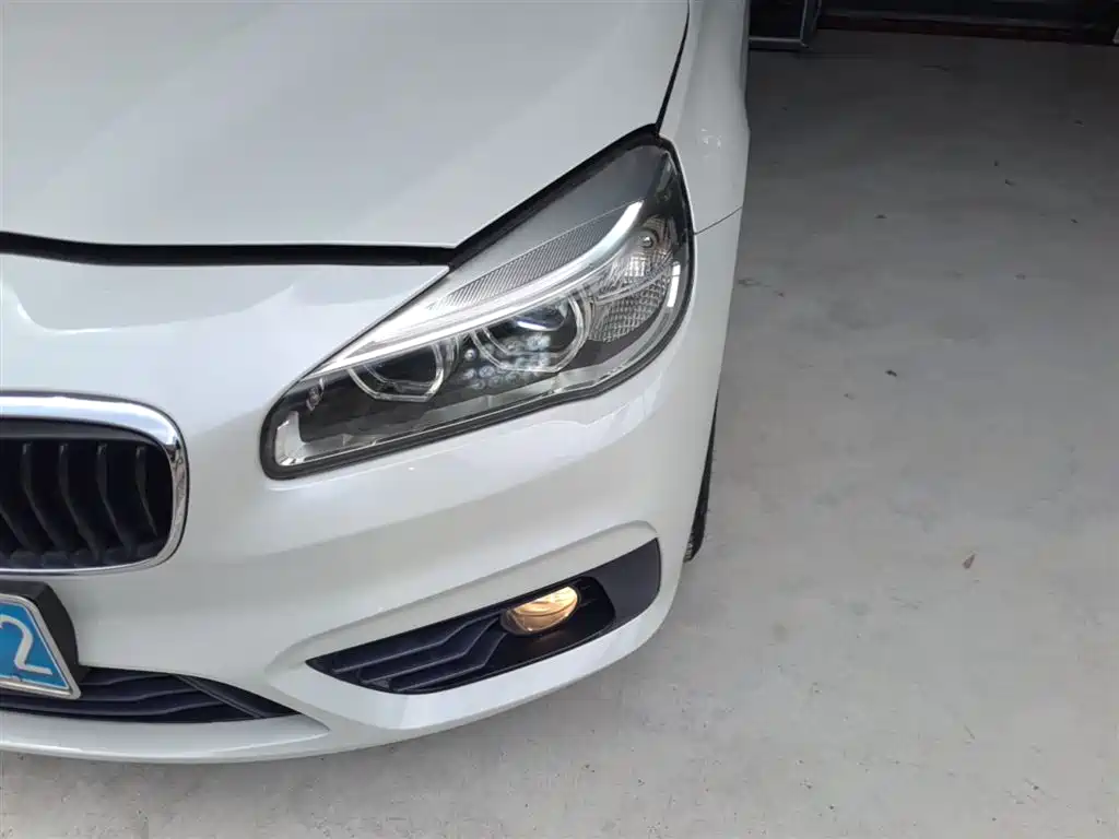 BMW 2 Series Active Tourer 2015 — фото 24