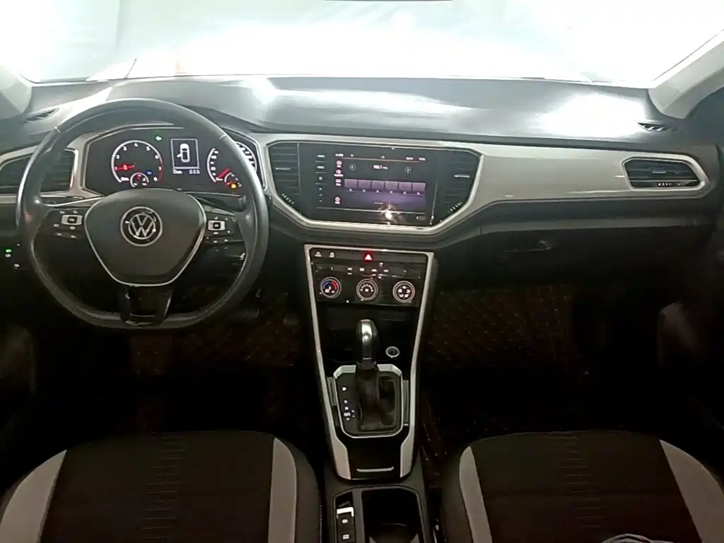 Volkswagen T-Roc 2022 — фото 10