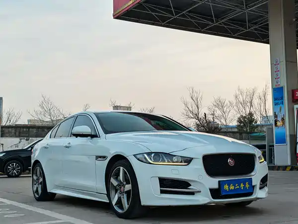 Jaguar XE 2017