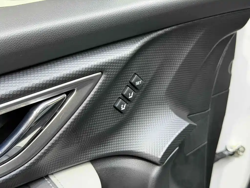 Subaru Forester 2023 — фото 16
