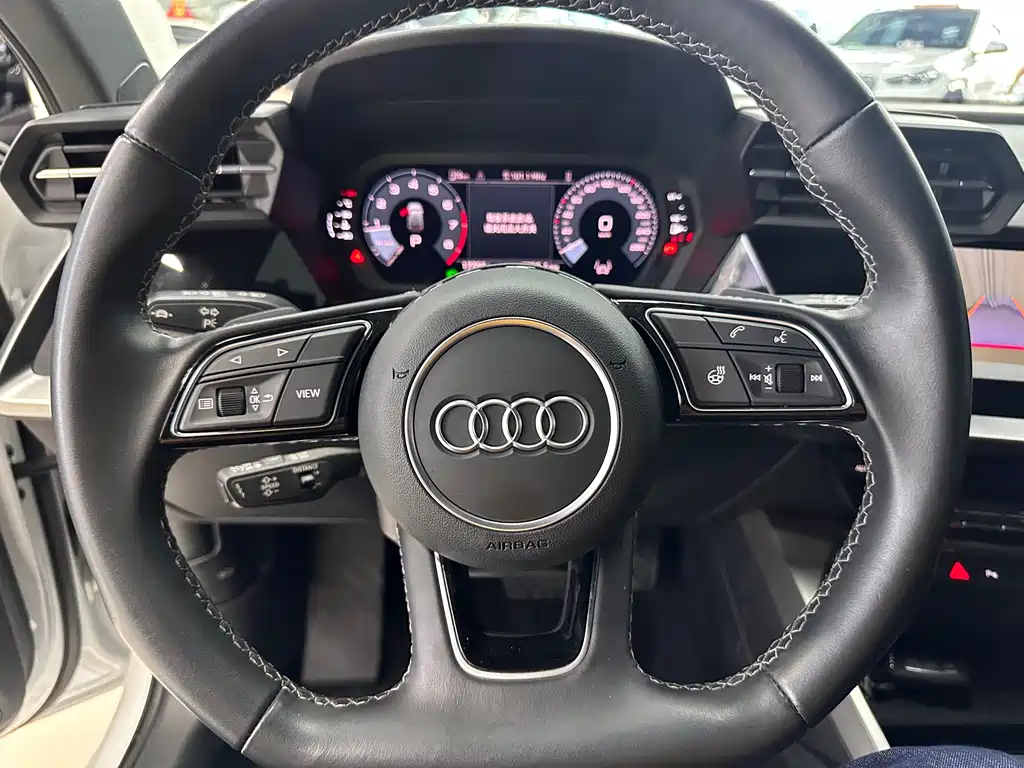Audi A3 2023 — фото 10